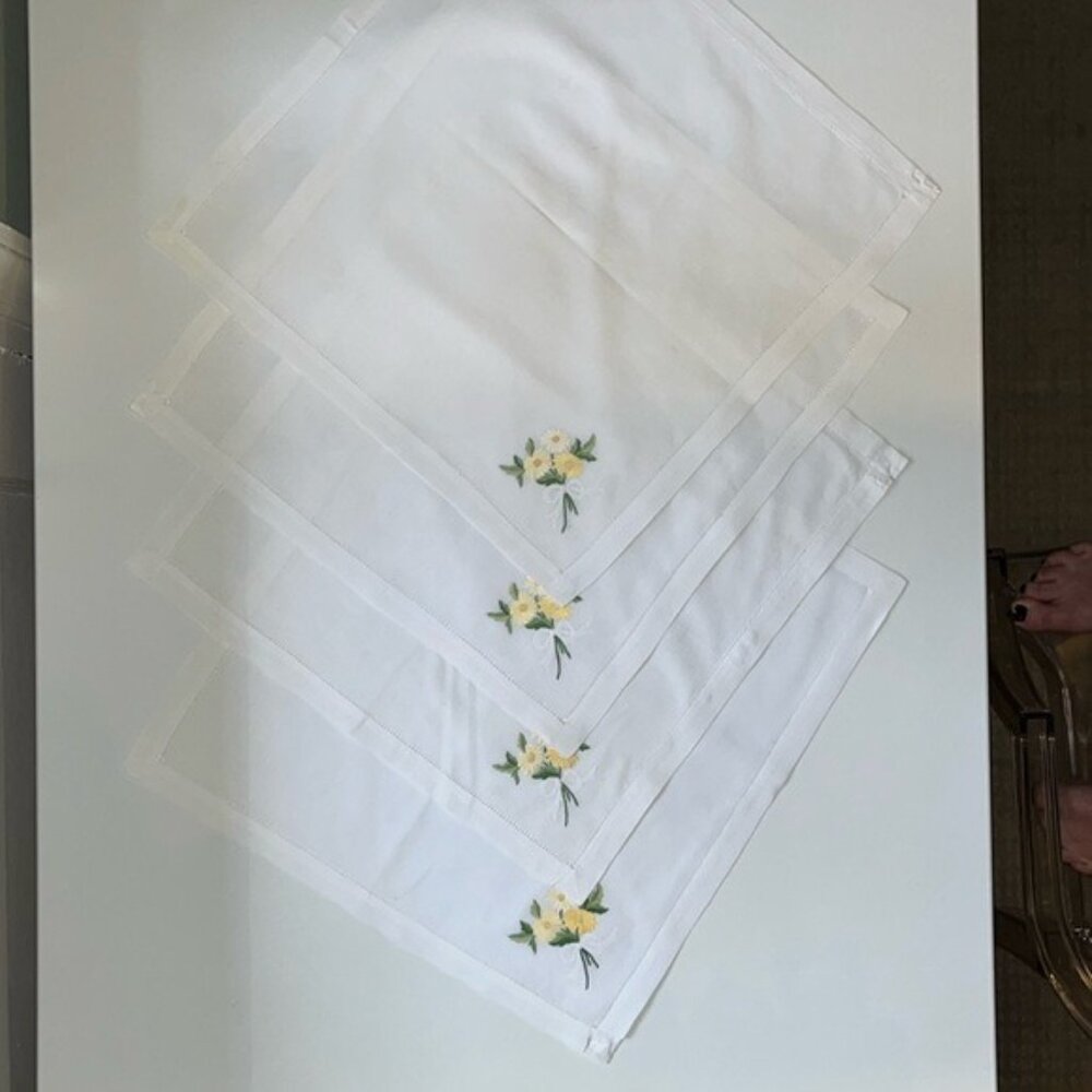 🌼✨ Vintage White Irish Linen Napkins & Placemats Set | Yellow Floral Embroidery